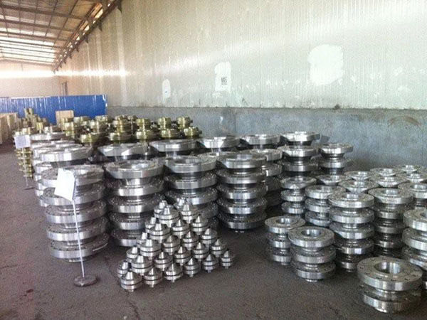 大型碳鋼對焊法蘭