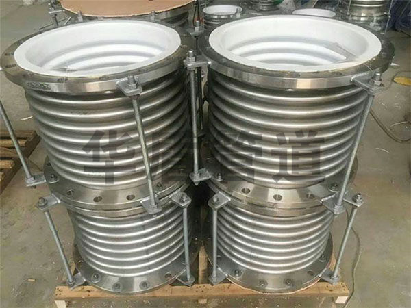 襯四氟波紋補(bǔ)償器